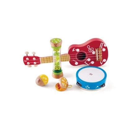 Ett stort set med musikinstrument är en bra julklapp till andras barn.  julklapp till 2 åring