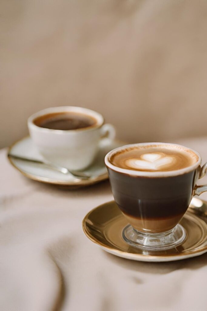 Kaffe presentidéer som värmer mer än bara koppen – upptäck gåvor som varje kaffeentusiast drömmer om.
